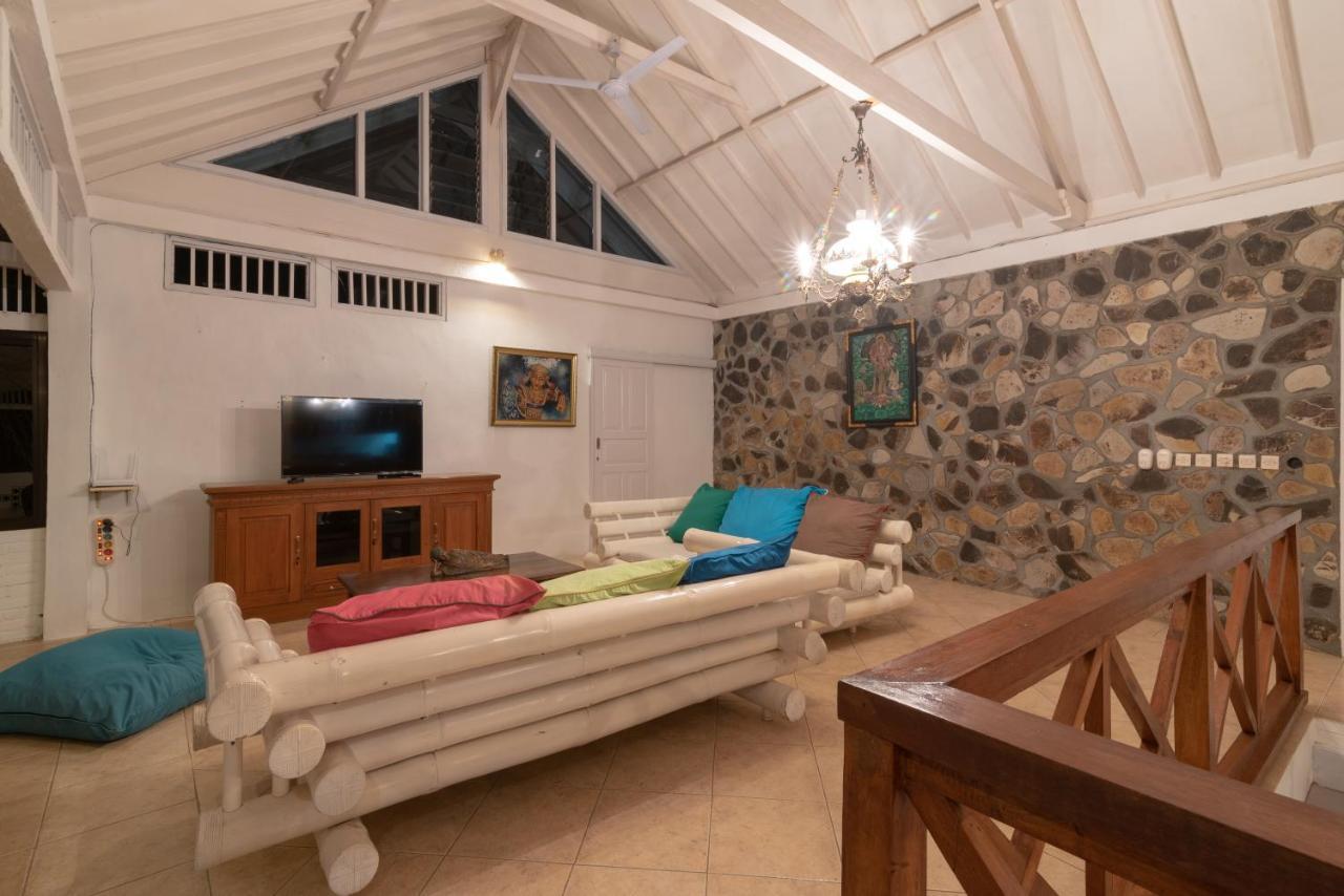 Villa Dinding Batu سينغاراجا المظهر الخارجي الصورة