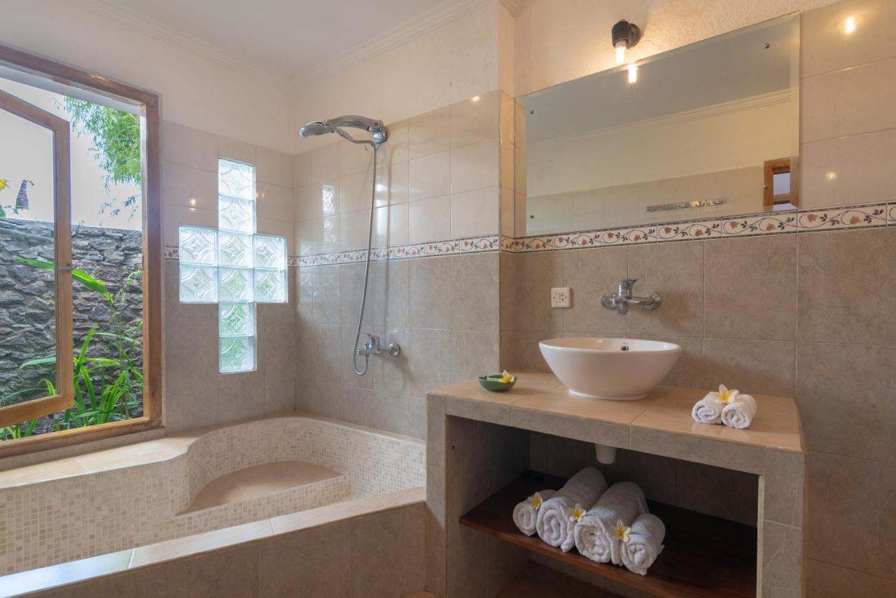Villa Dinding Batu سينغاراجا المظهر الخارجي الصورة